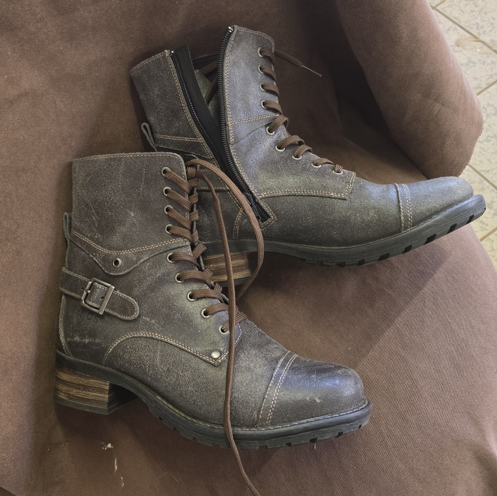 Taos Footwear Crave Lace-Up Combat Boots